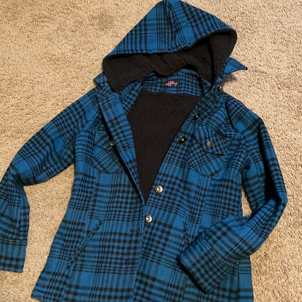 Very flattering and warm young ladies Junior jacket